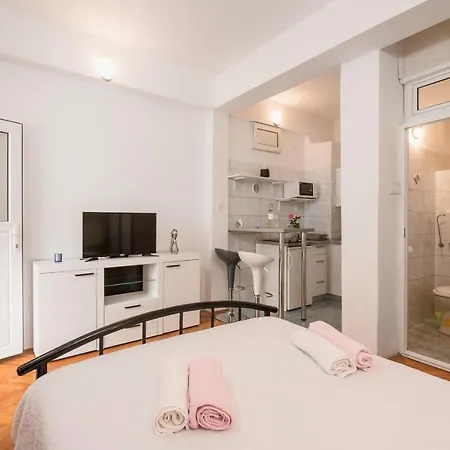 Primorka Apartment